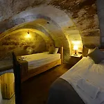 Caftan Cave 4*