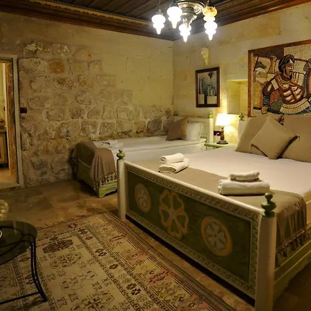 Caftan Cave 2*