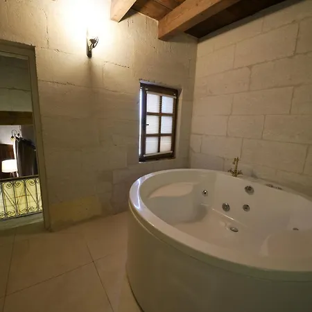 فندق Caftan Cave 4*