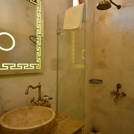 Caftan Cave 酒店 4*